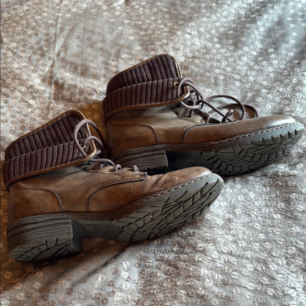 Brown Ankle Boots with Ribbed Cuff